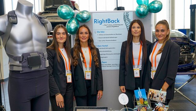 Team RightBack mit smarter Rückenorthese beim JUGEND GRÜNDET Bundeswettbewerb